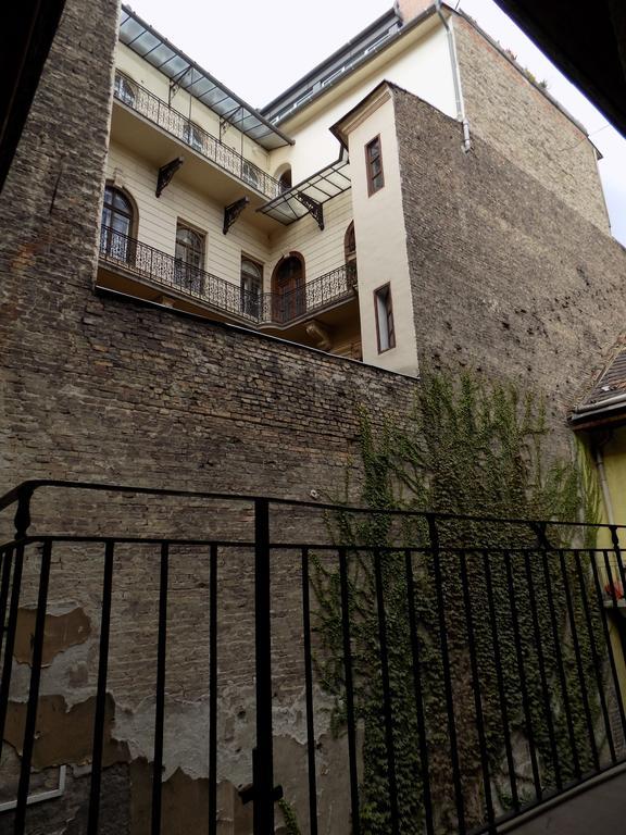 Maximum Downtown - Minimal Feeling Apartment Budapest Exterior photo