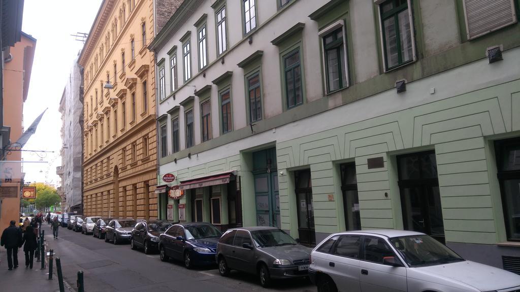 Maximum Downtown - Minimal Feeling Apartment Budapest Exterior photo